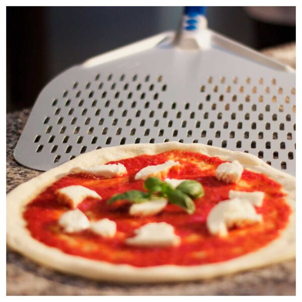 Pala para Pizza Perforada Tecno Sistema – Mango Azul de Aluminio